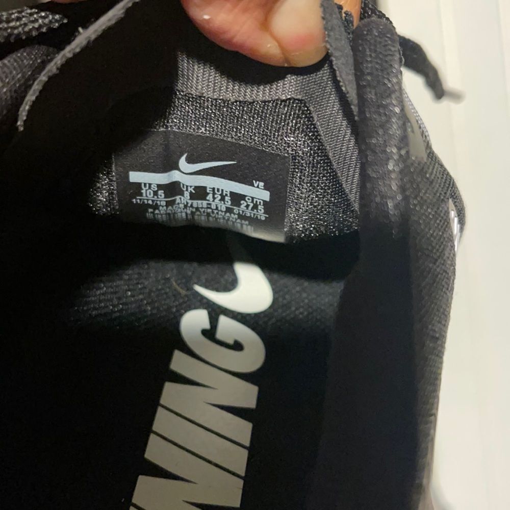 Nike running shoes - Picture 3 of 6